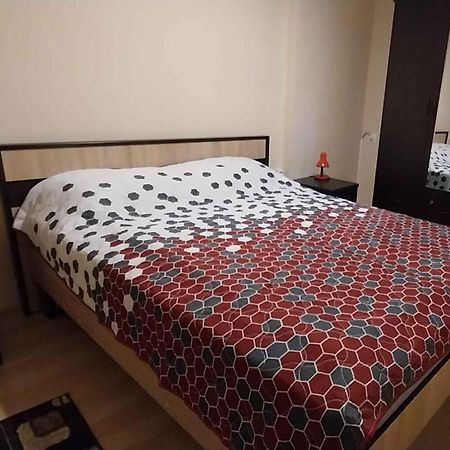 Full House Apartment Tbilisi Bagian luar foto
