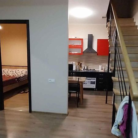 Full House Apartment Tbilisi Bagian luar foto
