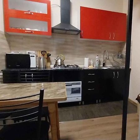 Full House Apartment Tbilisi Bagian luar foto