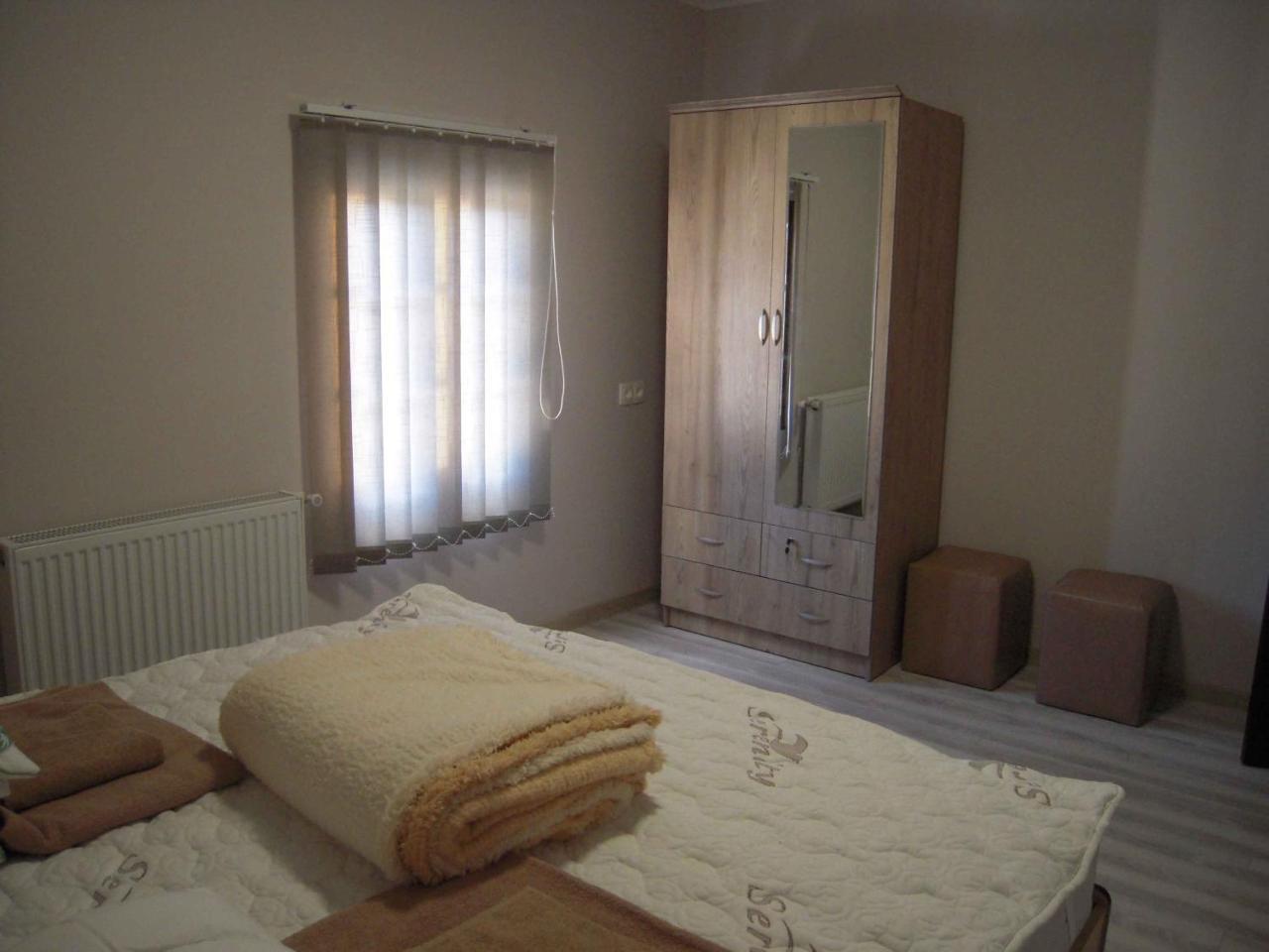 Full House Apartment Tbilisi Bagian luar foto