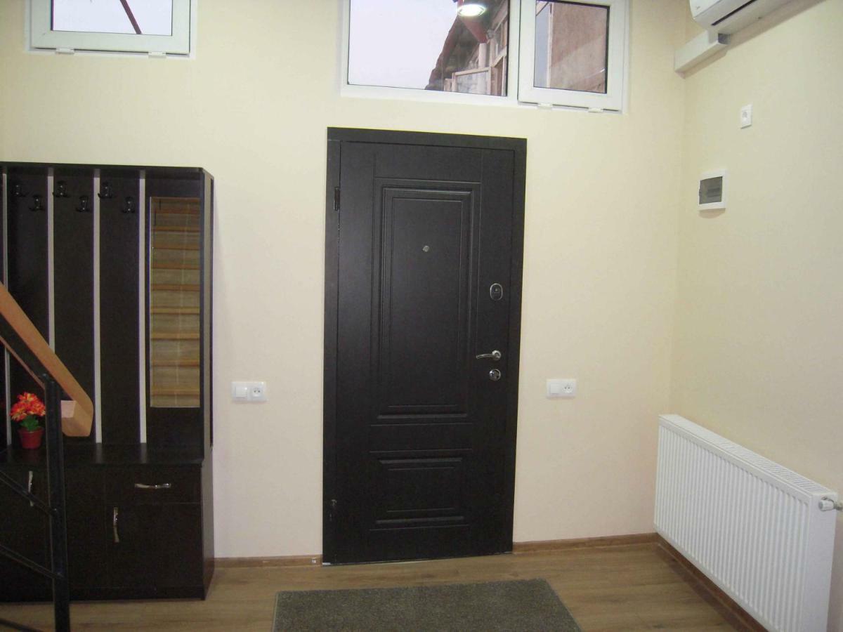 Full House Apartment Tbilisi Bagian luar foto