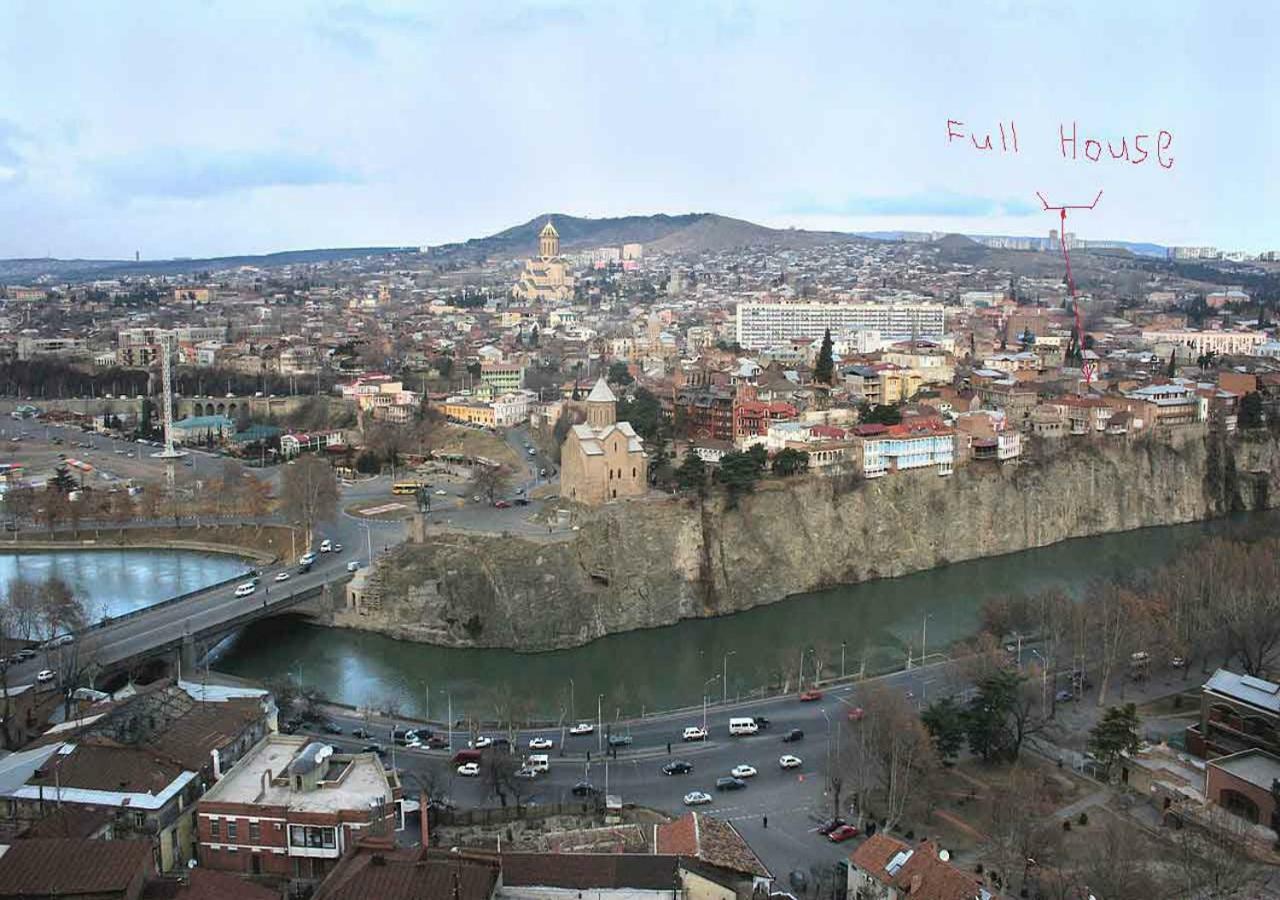 Full House Apartment Tbilisi Bagian luar foto