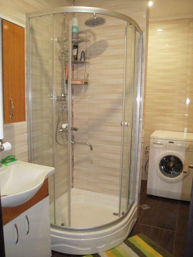 Full House Apartment Tbilisi Bagian luar foto